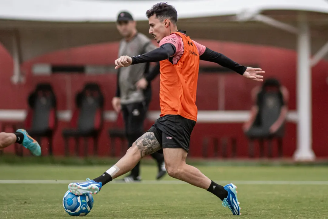 Vitória realiza penúltimo treino no Barradão antes de confronto que pode confirmar o retorno à Série A