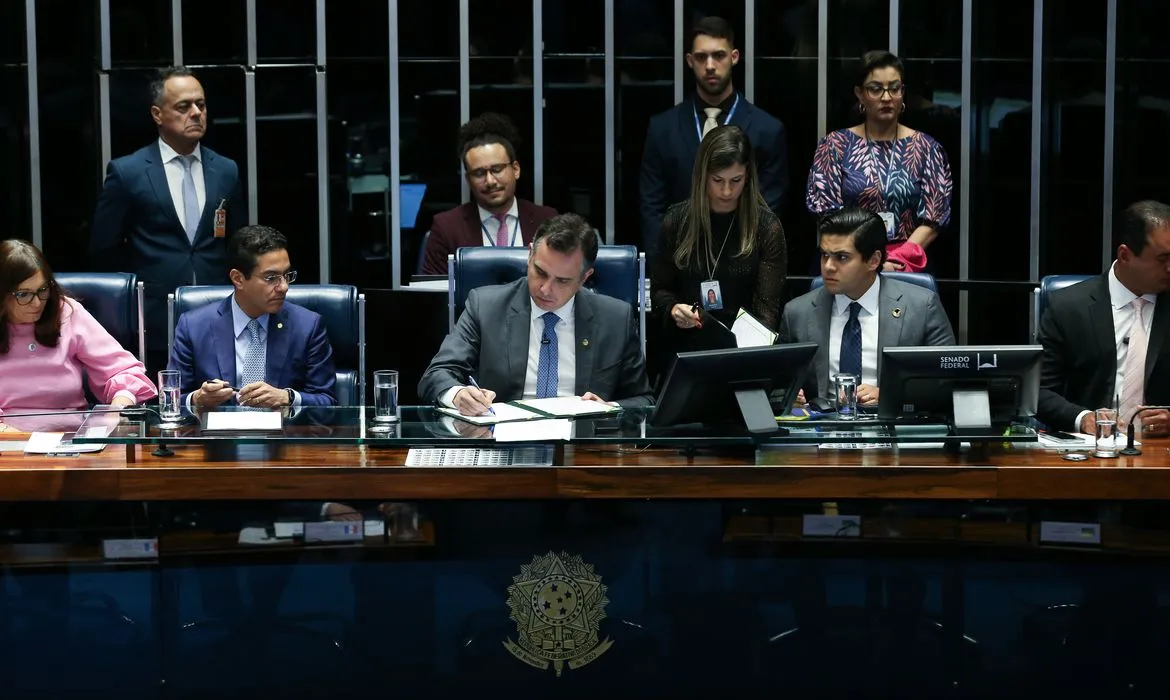 A mudança na Constituição prevê que o cidadão poderá readquirir a nacionalidade brasileira