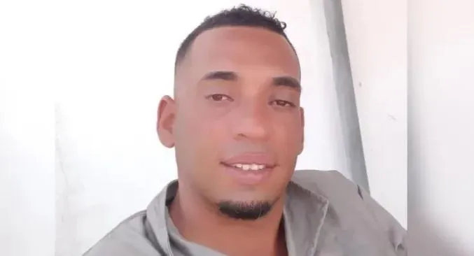 Derneval trabalhava como operador de betoneira quando foi baleado ao alado de outro colega