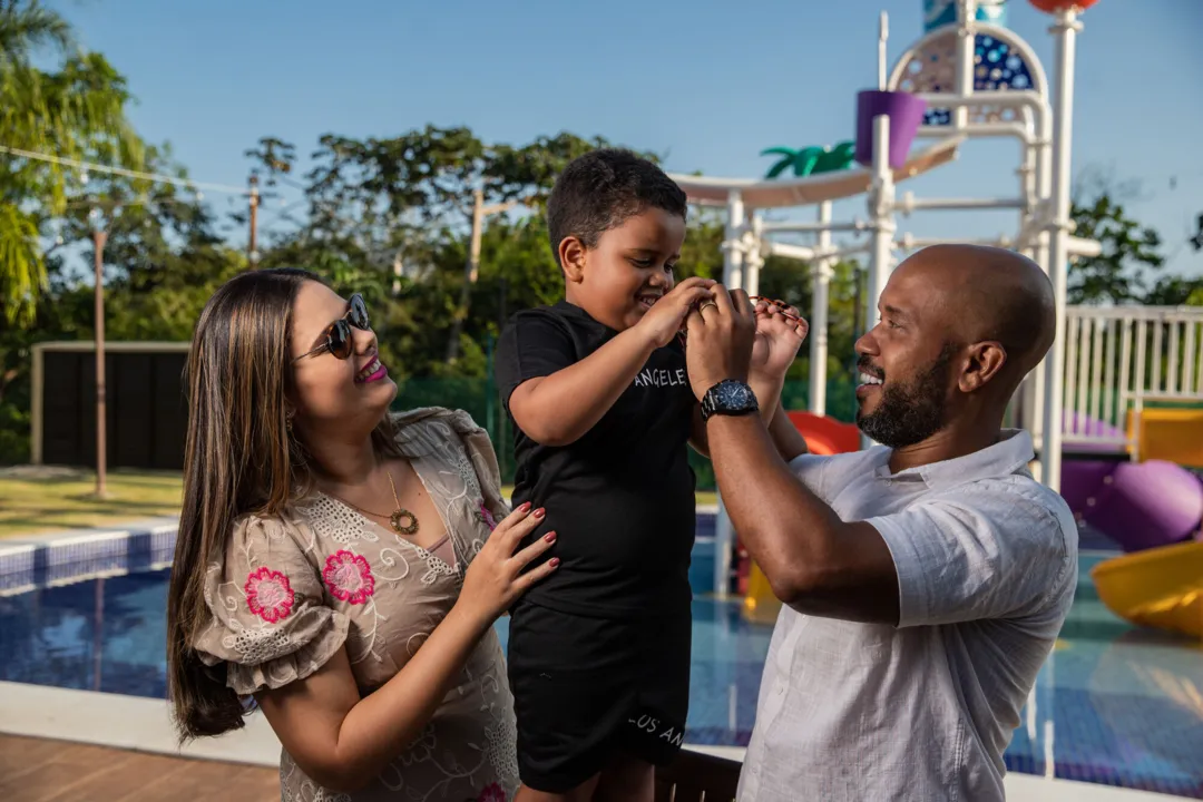 Com a proposta de manter o filho Benjamim  menos dependente das telas,  David e  Sthefani  se mudaram recentemente para um condomínio com mais espaço de lazer