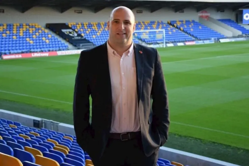 Danny Macklin era diretor do AFC Wimbledon, da quarta divisão inglesa