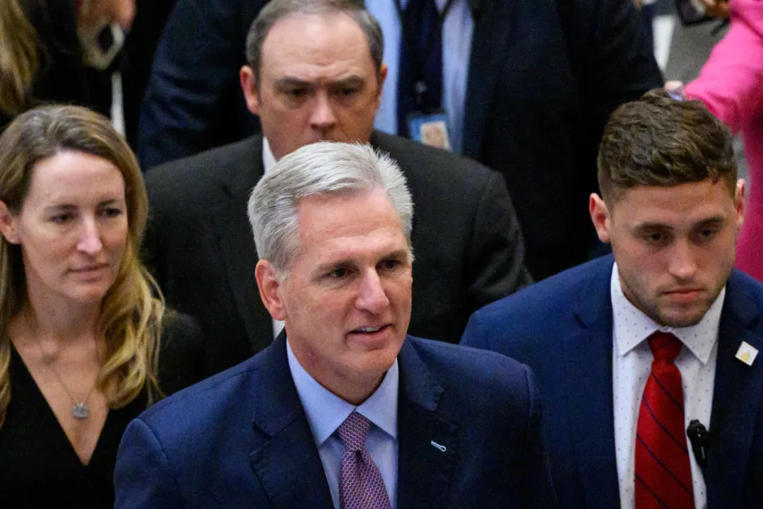 McCarthy teve uma briga em maio com o presidente Joe Biden sobre o aumento do teto da dívida do país