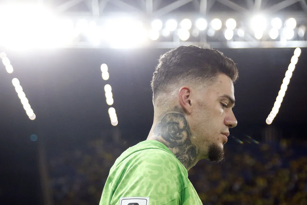 Ederson assumiu a titularidade no gol da Seleção Brasileira com a chegada de Fernando Diniz