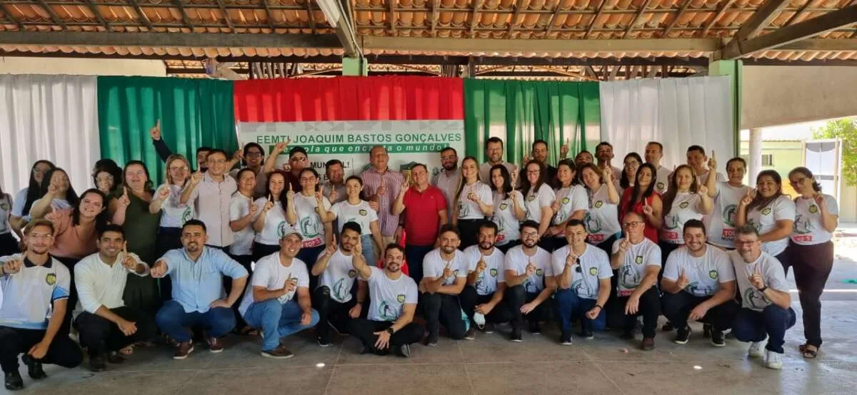É preciso acreditar 
nas escolas brasileiras
 – e nas nordestinas –, vocacionadas para resistir, lutar e vencer