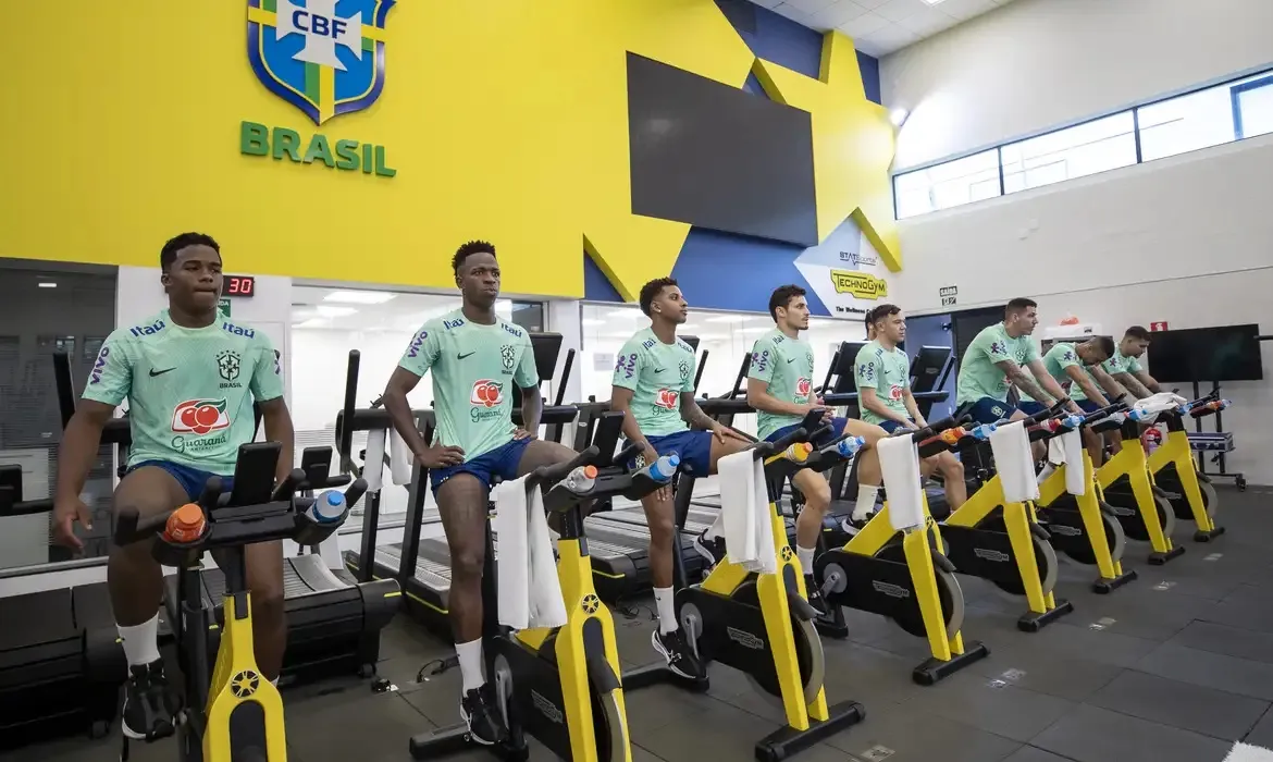 A seleção se prepara para os seus próximos compromissos na competição, o jogo com a Colômbia, na próxima quinta, e a partida com a Argentina, no Maracanã no dia 21.