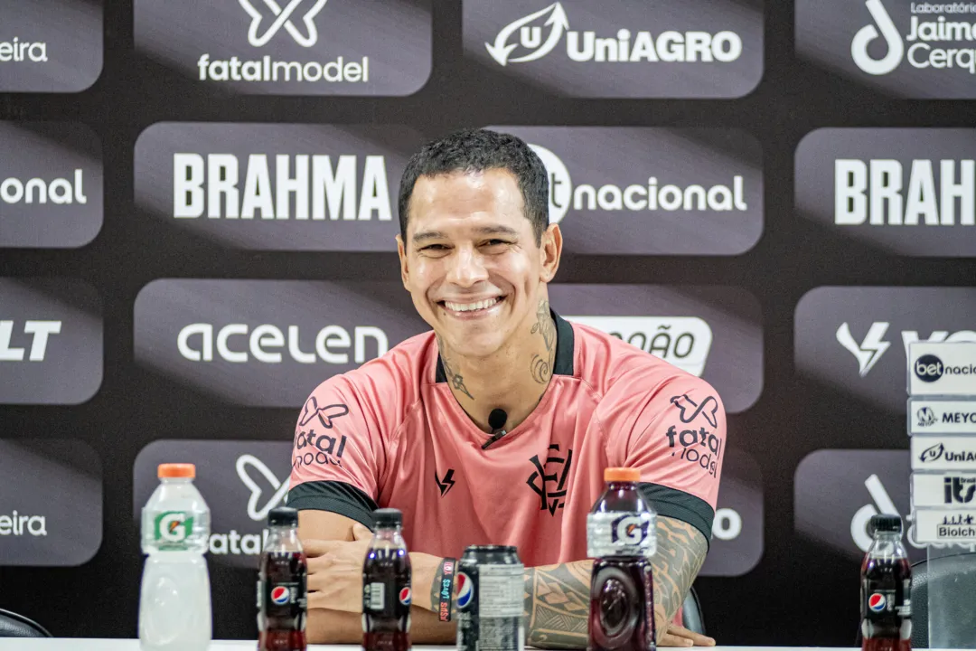 Giovanni Augusto em entrevista coletiva nesta terça-feira