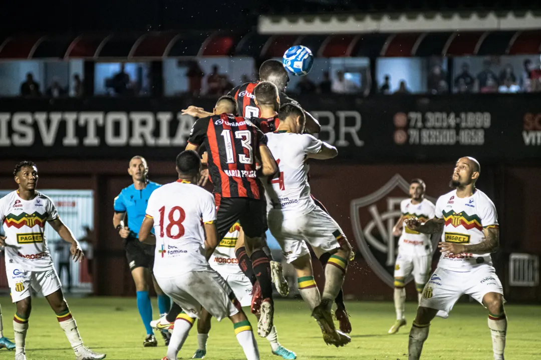 No primeiro turno, o Leão da Barra derrotou o Sampaio Corrêa por 2 a 1 no Barradão