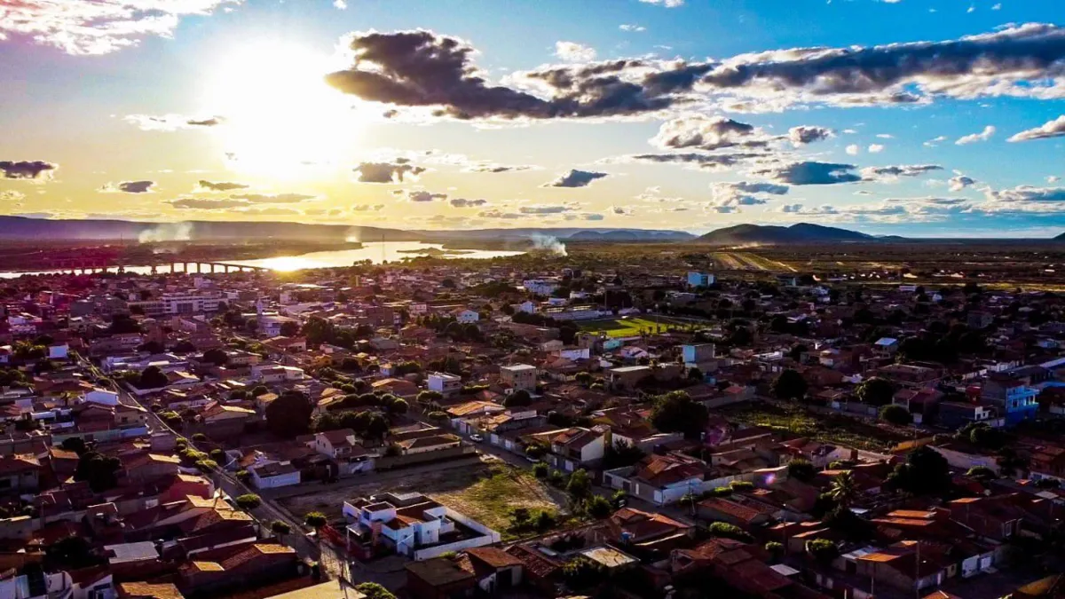 Situado no Vale do São Francisco, o município chegou a registrar 40,8º C, a maior máxima de temperatura entre as cidades brasileiras