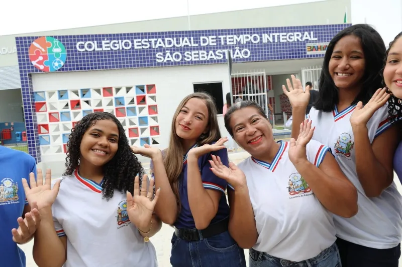 Alunas do colégio  situado no distrito de  Algodões, em Quijingue