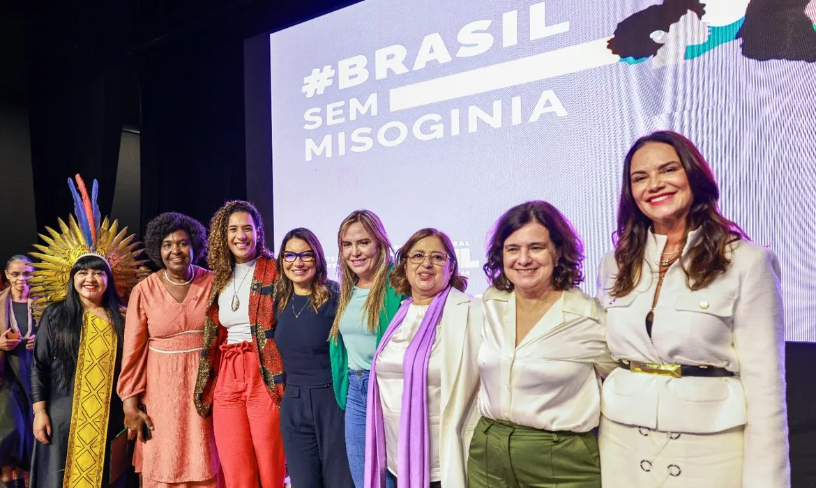 O evento teve a participação de ministros e ministras e parlamentares