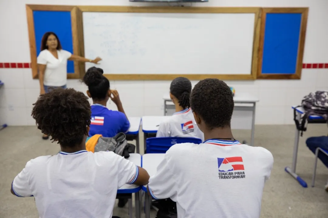 A secretária da Educação do Estado, Adélia Pinheiro comemorou a nomeação