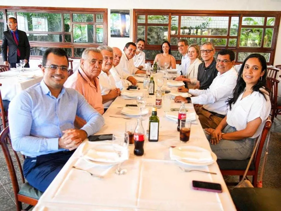 Reunião de lideranças de partidos da esquerda em Salvador