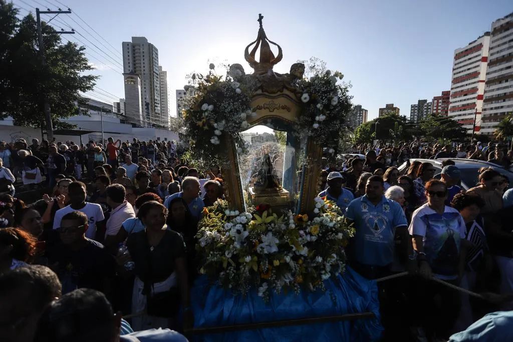 Imagem ilustrativa da imagem Fiéis lotam Santuário de Nossa Senhora Aparecida