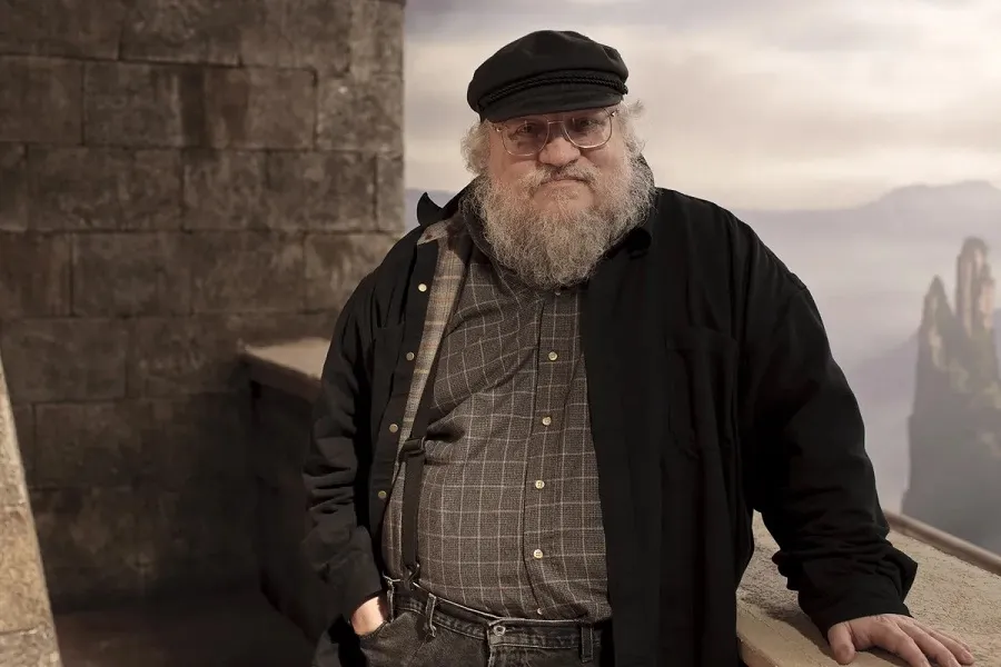 George R.R. Martin no set de filmagens de "Game of Thrones"