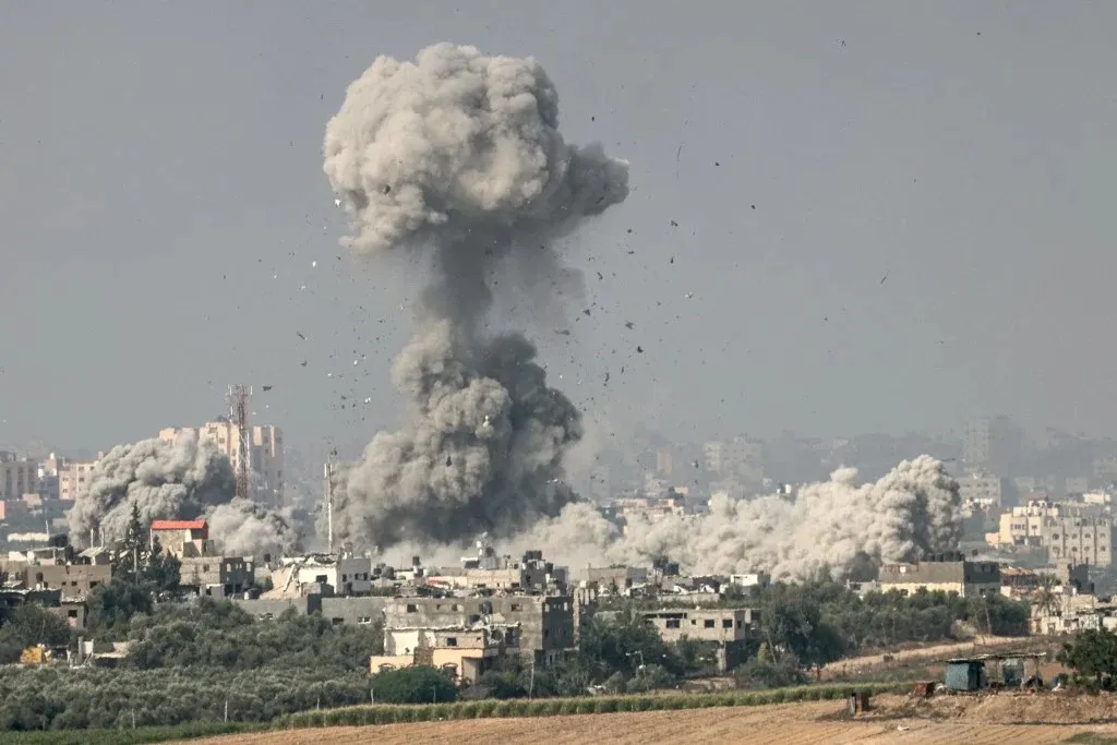 Bombardeio israelense sobre a Faixa de Gaza, em 23 de outubro de 2023