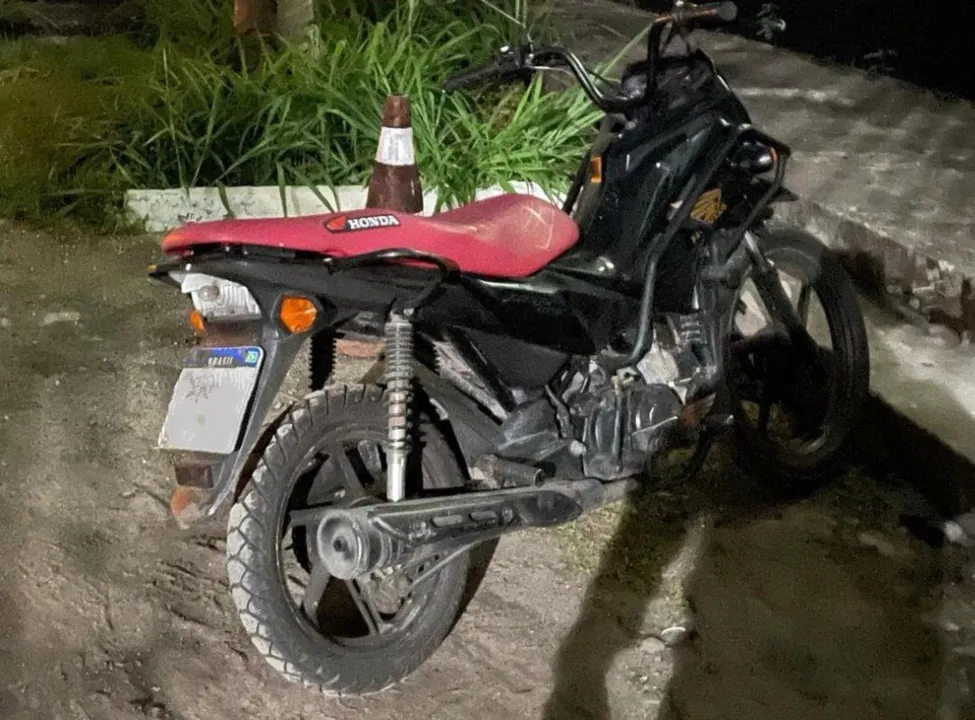 Suspeito foi conduzido, juntamente com a motocicleta, para a DRFRV