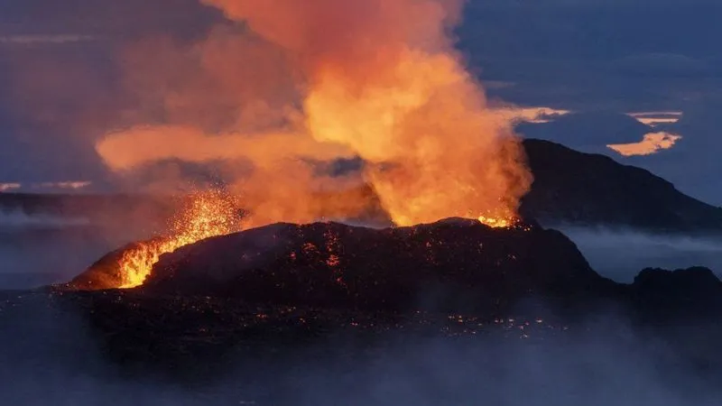 O Gabinete Meteorológico da Islândia informou, neste sábado, 11, que havia um risco "considerável" de uma erupção