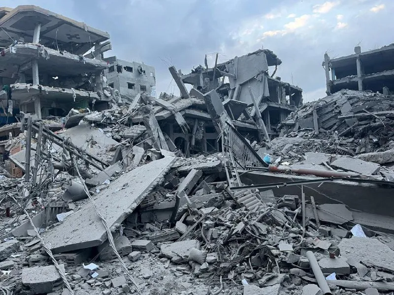 Imagem ilustrativa da imagem Israel destrói distrito de Gaza e míssil atinge igreja ortodoxa