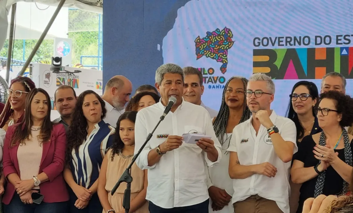Jerônimo falou sobre o VLT de Salvador após o evento de lançamento dos editais da Lei Paulo Gustavo na Bahia