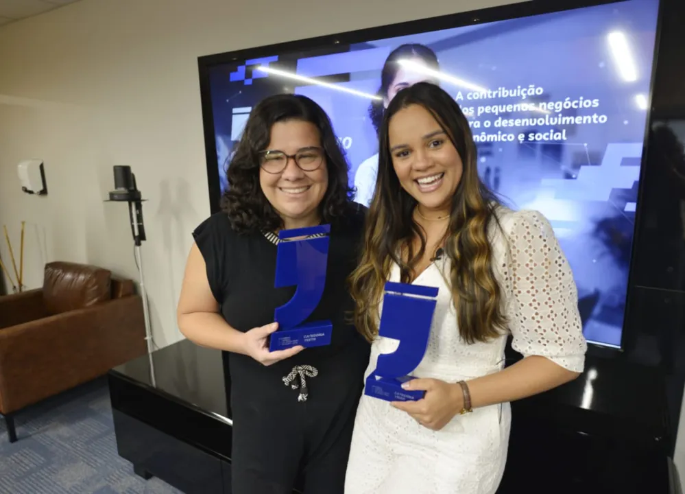 Vencedoras do prêmio, Thaís Seixas e Laís Rocha