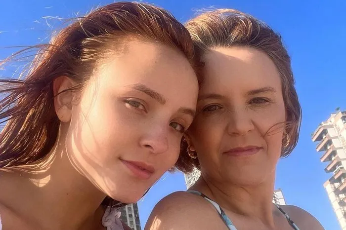 Larissa Manoela e sua mãe