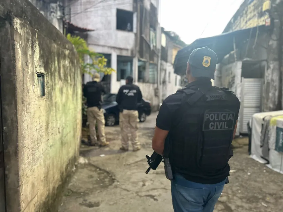 Operação acontece em bairros de Salvador