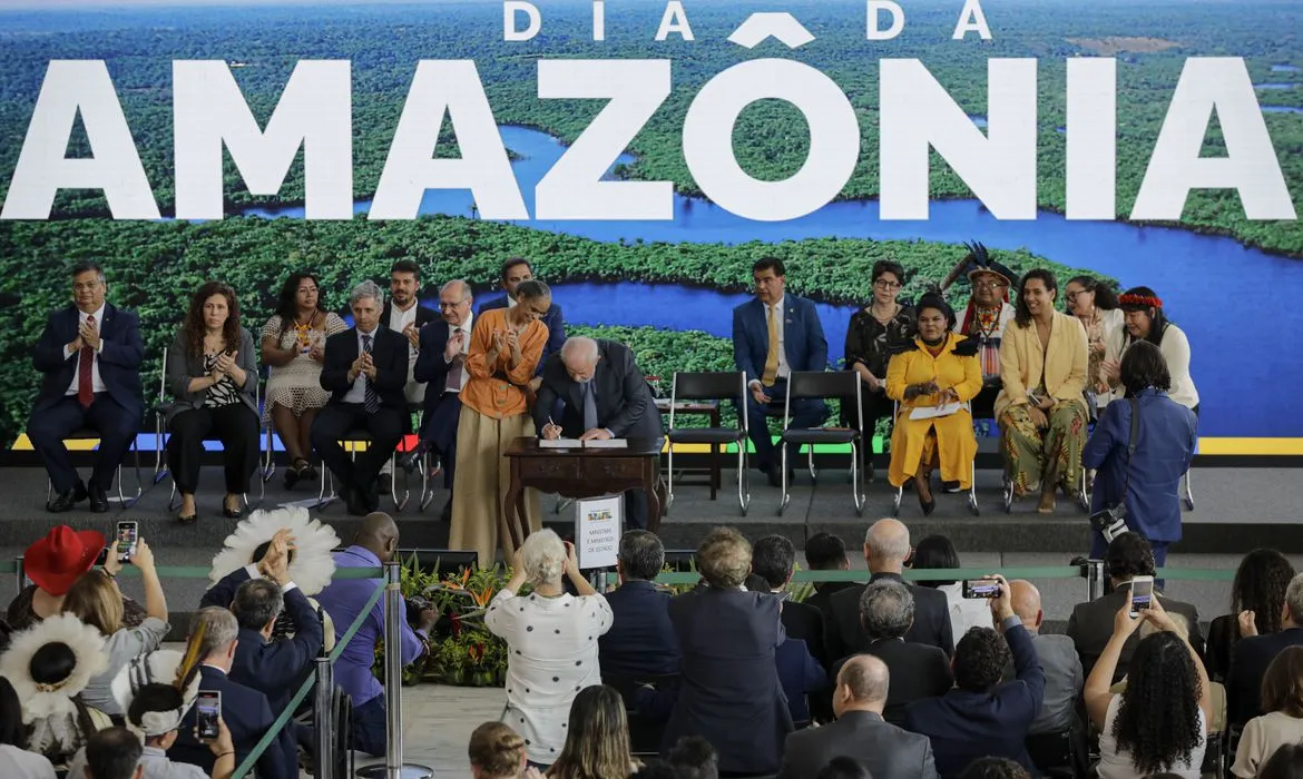 Documento foi assinado em evento no Palácio do Planalto