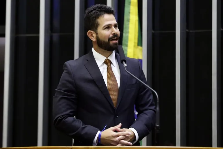 Gil Cutrim foi expulso do PDT em 2022 por infidelidade partidária