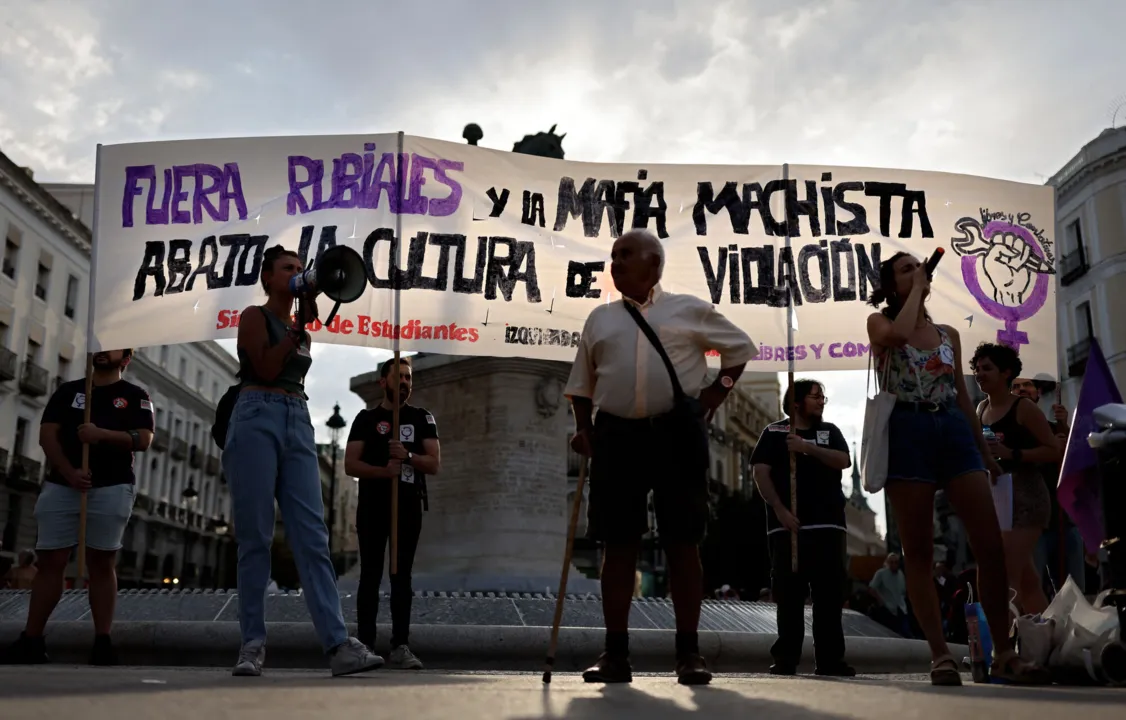 Protesto contra Rubiales com a frase "Fora Rubiales e a máfia machista"