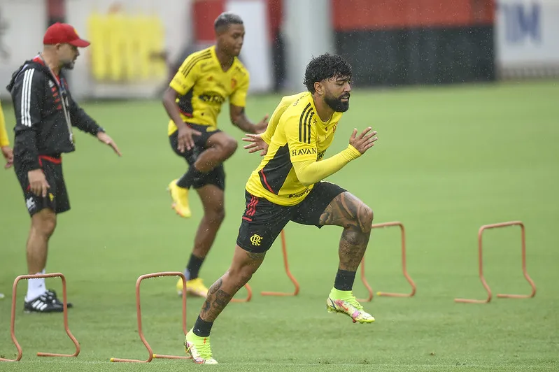 Gabigol durante treino do Flamengo