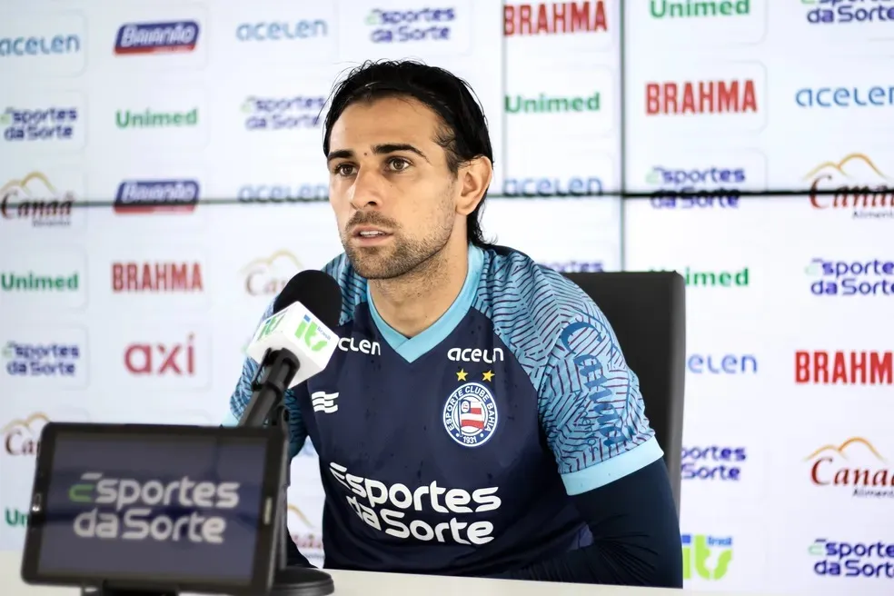 Acevedo durante entrevista coletiva