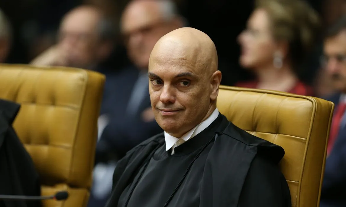 Imagem ilustrativa da imagem Moraes vota pela condenação de mais cinco réus pelo 8 de janeiro