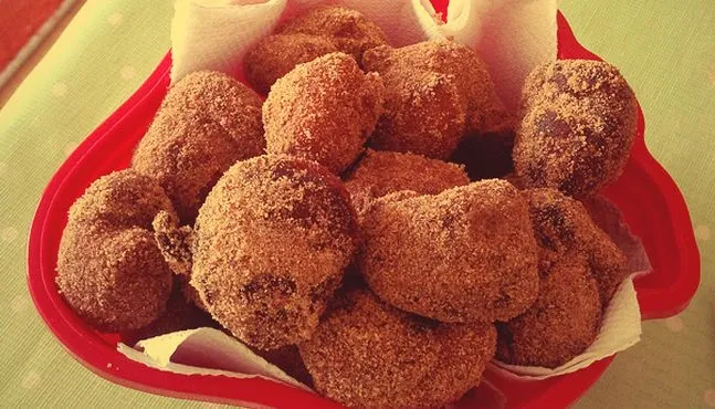 Home teria oferecido  bolinho de chuva “batizado” para a  família