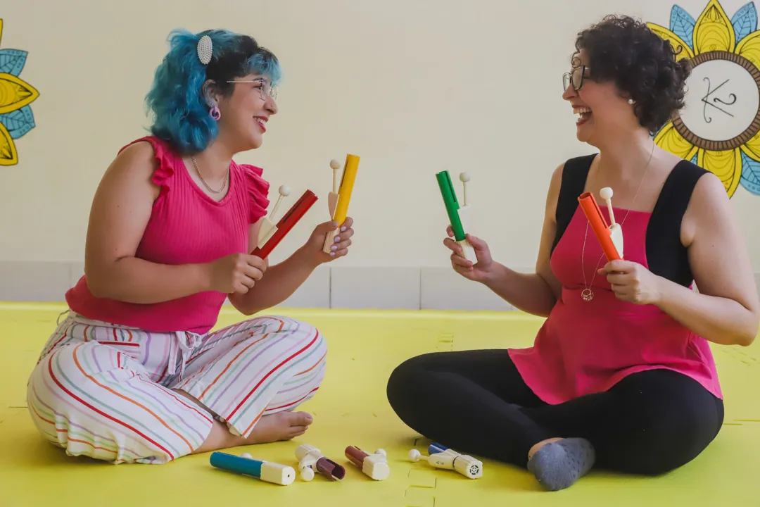 Marina Monroy e Thaise Maciel, sócias do Grupo Sambalelê, de musicalização infantil