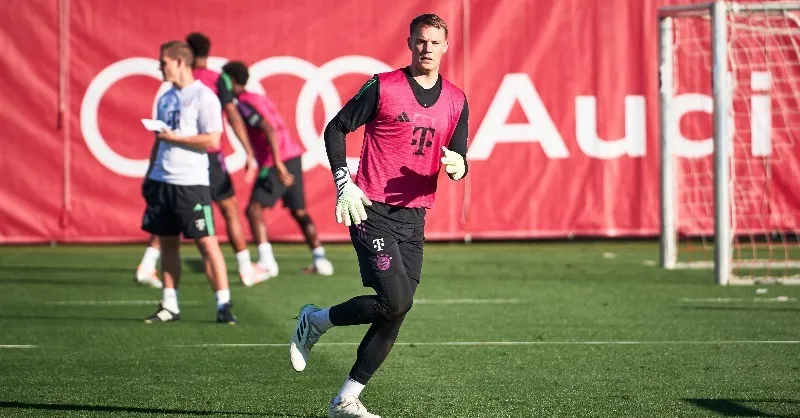 Manuel Neuer volta aos treinos no Bayern