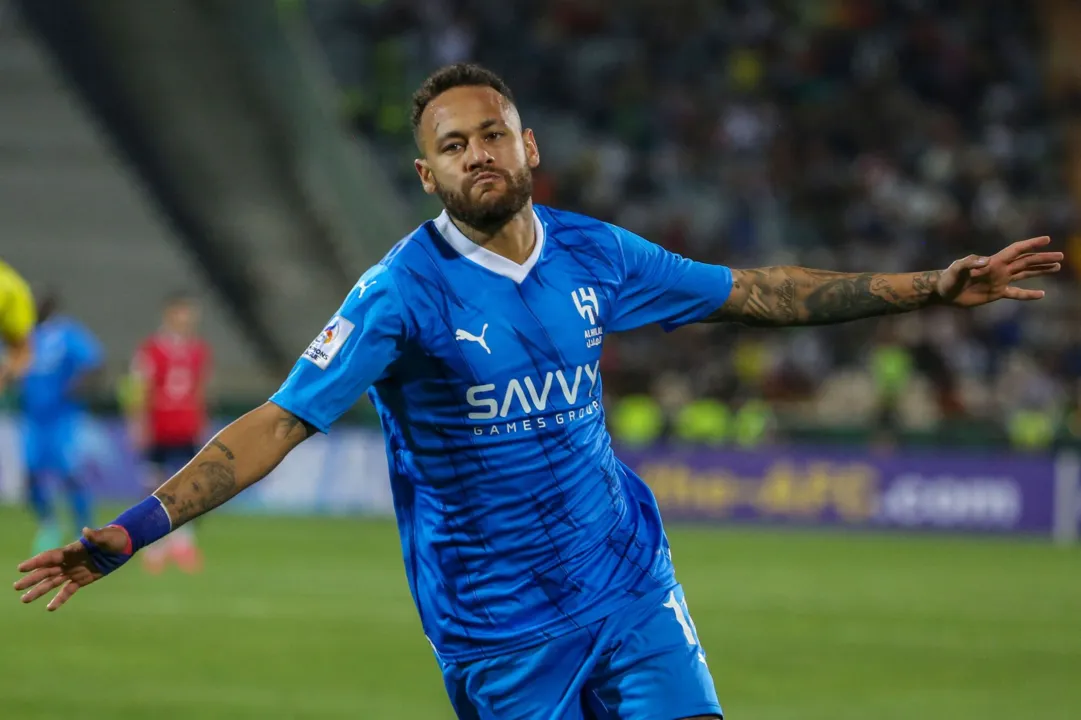 Neymar comemora seu primeiro gol com a camisa do Al Hilal