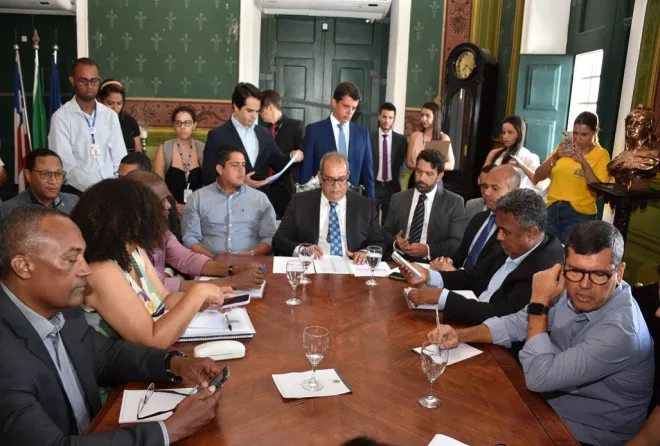 Reunião do colégio de líderes na Câmara Municipal de Salvador