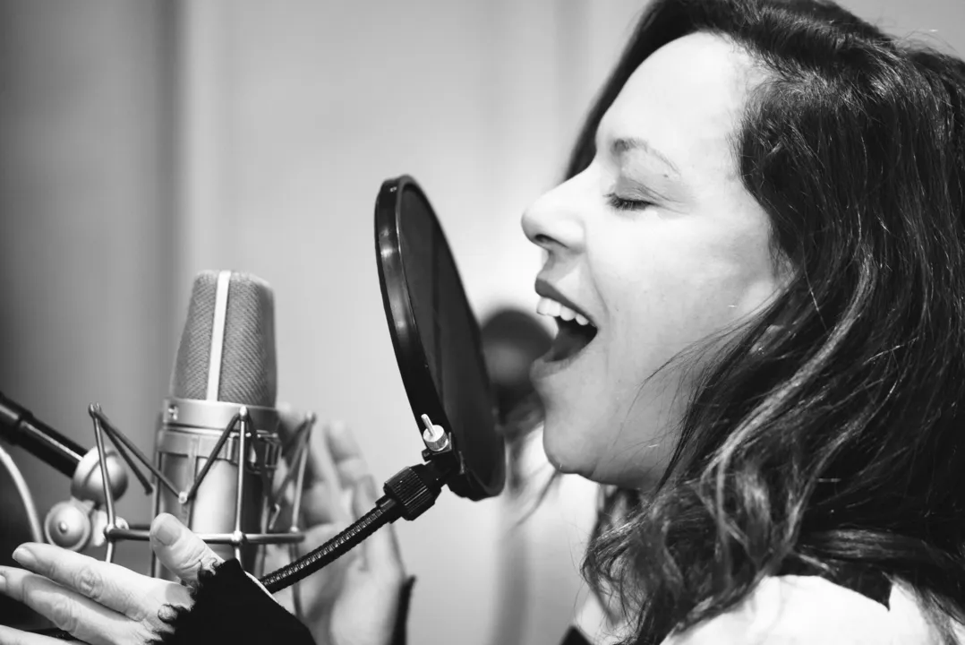 Cantora diz que critério para escolha do repertório foi afetivo e que evitou clássicos como Chega de Saudade