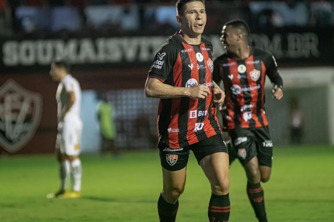 Líder em assistências da equipe, Osvaldo é um dos mais experientes do elenco do Vitória