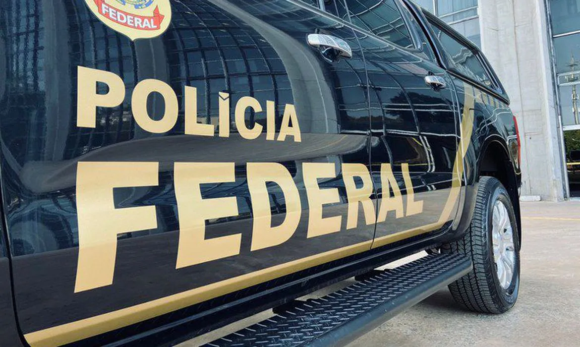 Polícia Federal (PF) cumpre 13 mandados de prisão preventiva