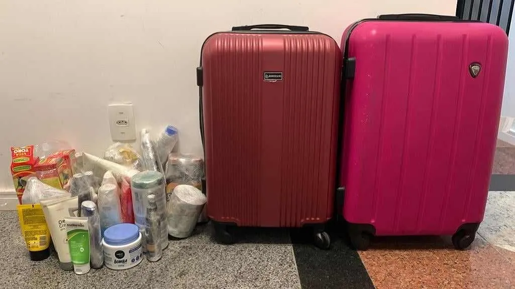 Produtos foram localizados no interior de duas malas que seriam despachadas