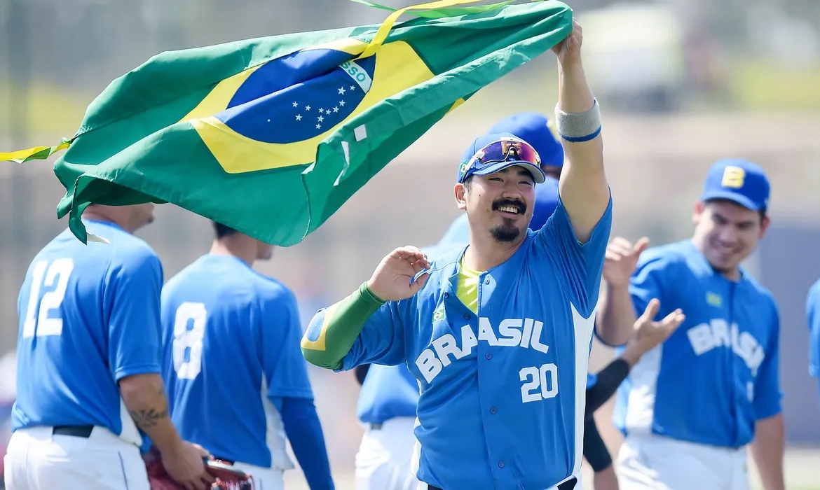 No retorno ao Pan após 16 anos, o Brasil faz história ao ganhar por 4 a 2 de Cuba, uma das favoritas ao pódio. Classificada em primeiro do Grupo B, seleção tem vantagem na próxima fase