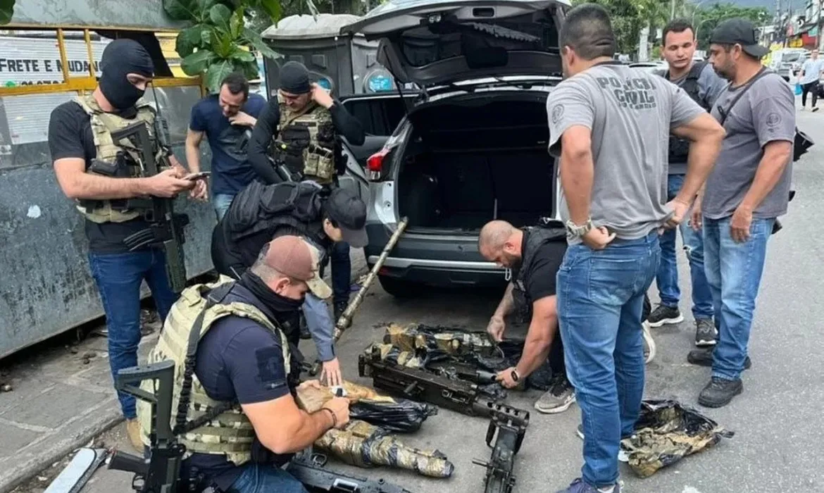 Policiais conseguiram recuperar armas no Rio de Janeiro e São Paulo