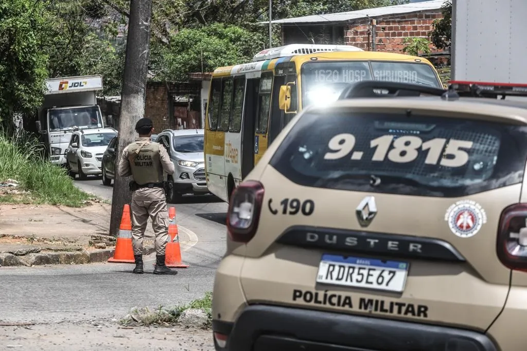 os ônibus seguem somente até a rotatória, na rua da Matriz