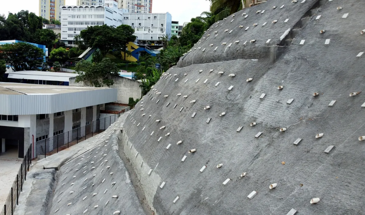 Encosta entregue pelo governo da Bahia na região de Brotas, em Salvador.