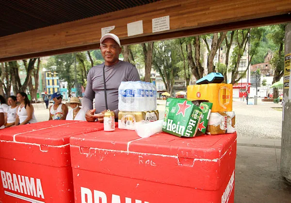 Imagem ilustrativa da imagem Prefeitura vai isentar ambulantes de taxa no Festival Virada Salvador