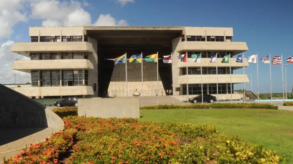 Deputados estaduais farão um protesto pacífico no posto do pedágio da BR-324, em Simões Filho