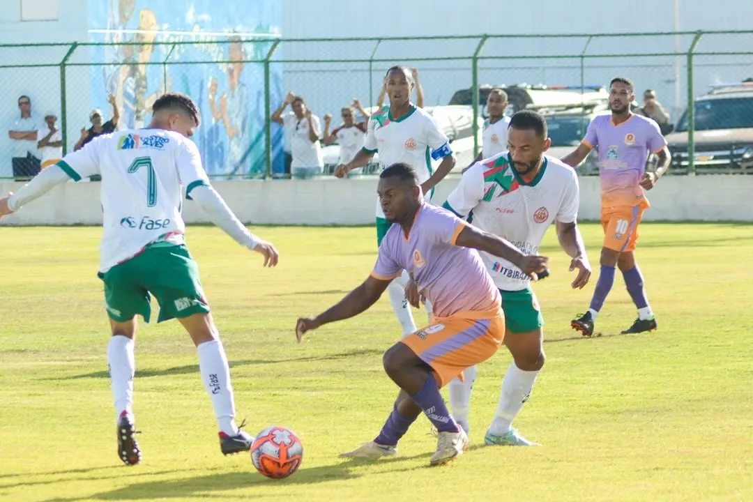 Em Castro Alves, a seleção local venceu Crisópolis por 2 a 0