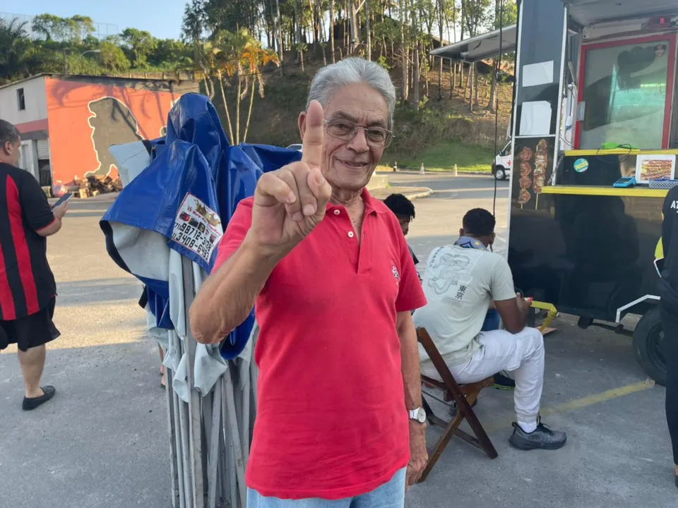 Raimundo Viana faz presença em mais um jogo do Vitória na Série B