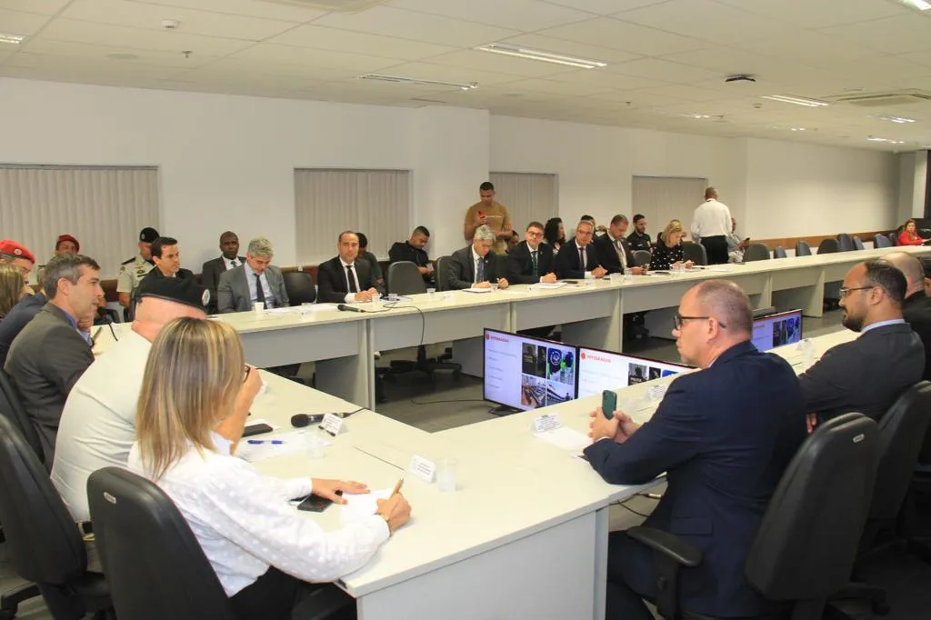 Após a apresentação, o grupo seguiu numa visita técnica ao Centro de Operações e Inteligência.